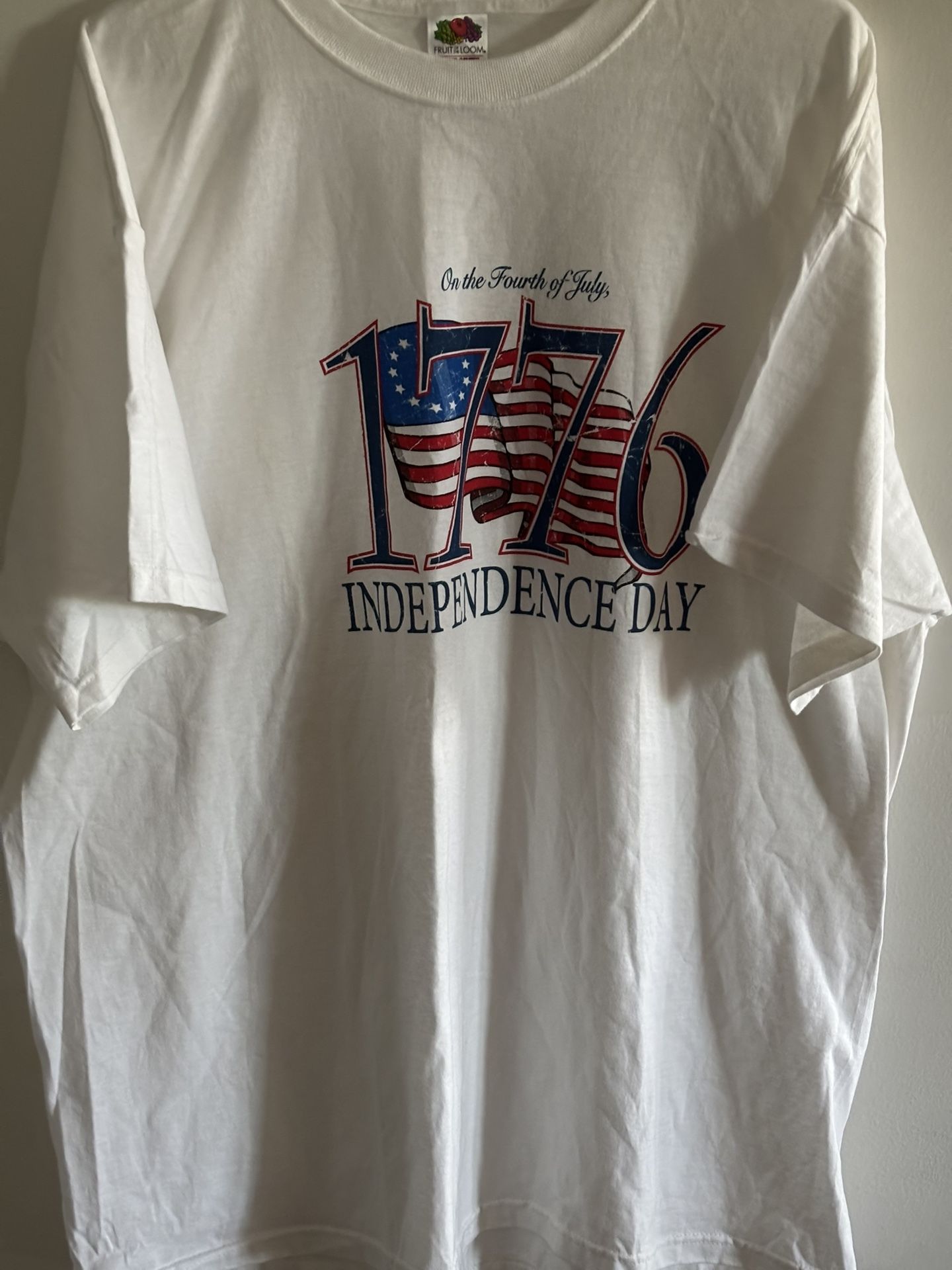 VINTAGE FRUIT OF THE LOOM T-SHIRT
