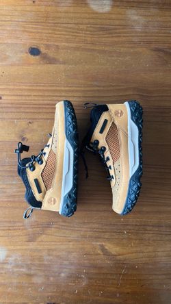 Timberland Kids Hiking Trail Shoes Size 2 – Like New