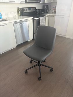 Swivel chair