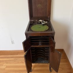 Victor Talking Machine Antique 