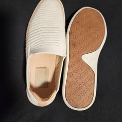 Uggs Women's 5.5