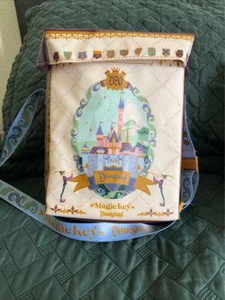 Disneyland 70th- popcorn/ drink holder