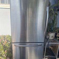 Amana Refrigerator With Ice Maker Function