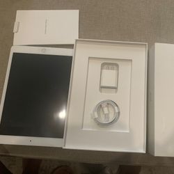Apple 10.2-inch iPad Wi-Fi + Cellular 32GB - Space Gray (8th Generation)