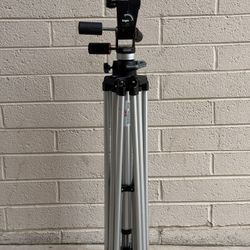 Bogen Manfrotto 3046 heavy duty professional geared tripod with 3047 3-way pant tilt head