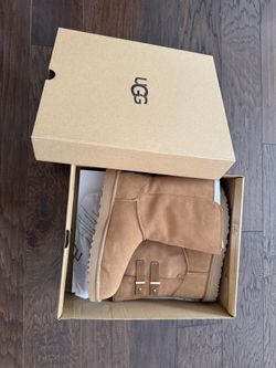 UGG Boots W Bailey Belted Size 9