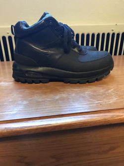 Nike boots size 8.5
