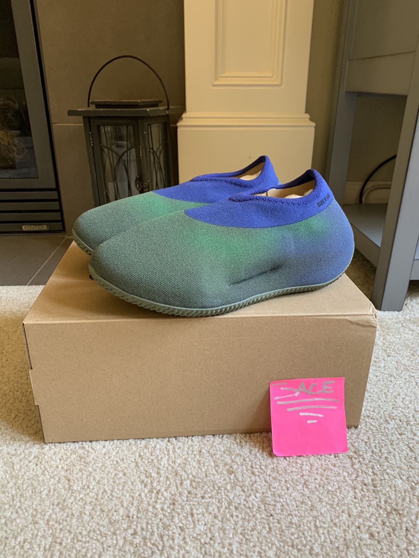 Yeezy knit RNR Faded Azure Size 8