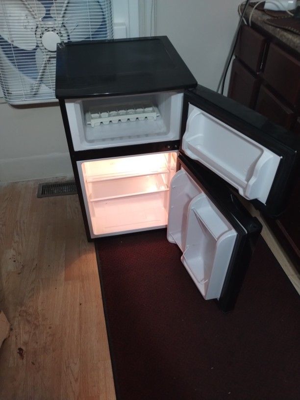 GE Floor Standing Fridge