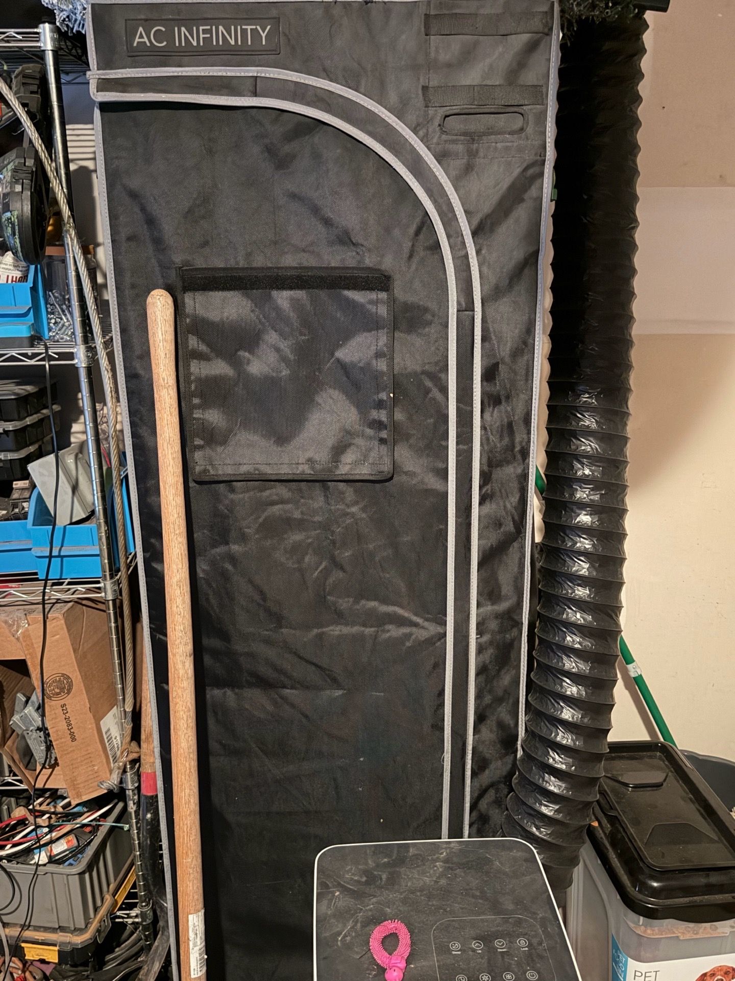 A/c infinity grow tent 2x2