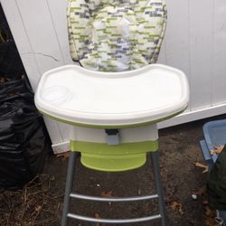 Like new five in one baby high chair only $40 firm takes it now