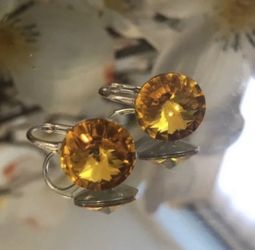 Sunflower color beautiful earrings 12mm