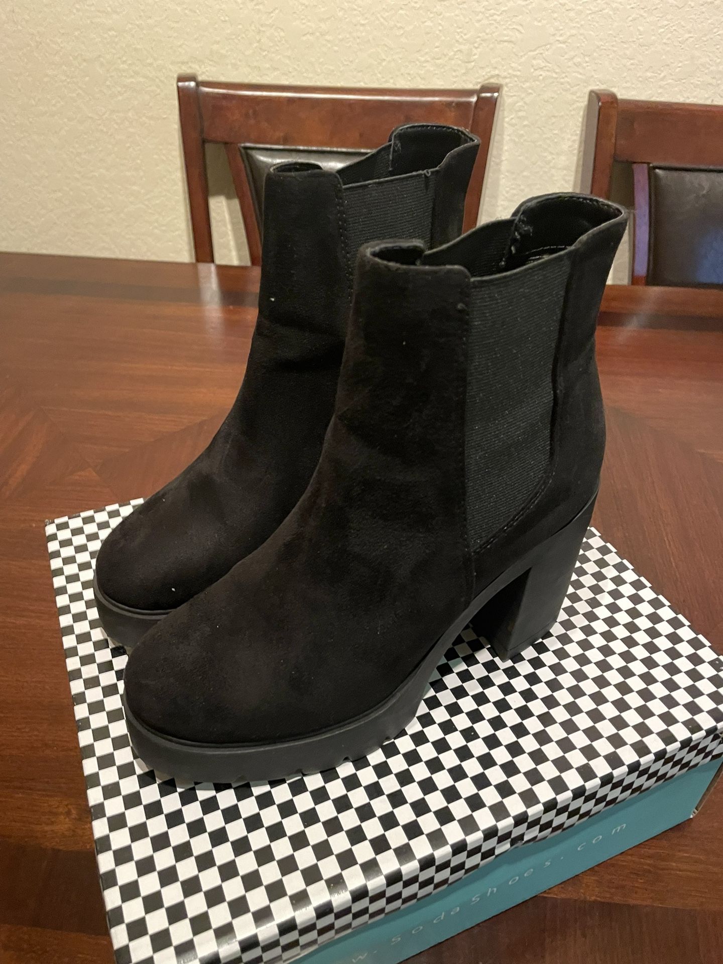 Women’s Black Boots Soda Brand