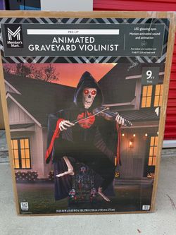 Animated Graveyard Violonist
