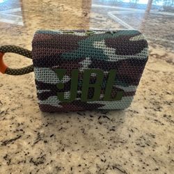 JBL GO 3 (Bluetooth Speaker) Like New!