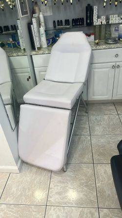 Facial Chair-pulled straight up and lays down