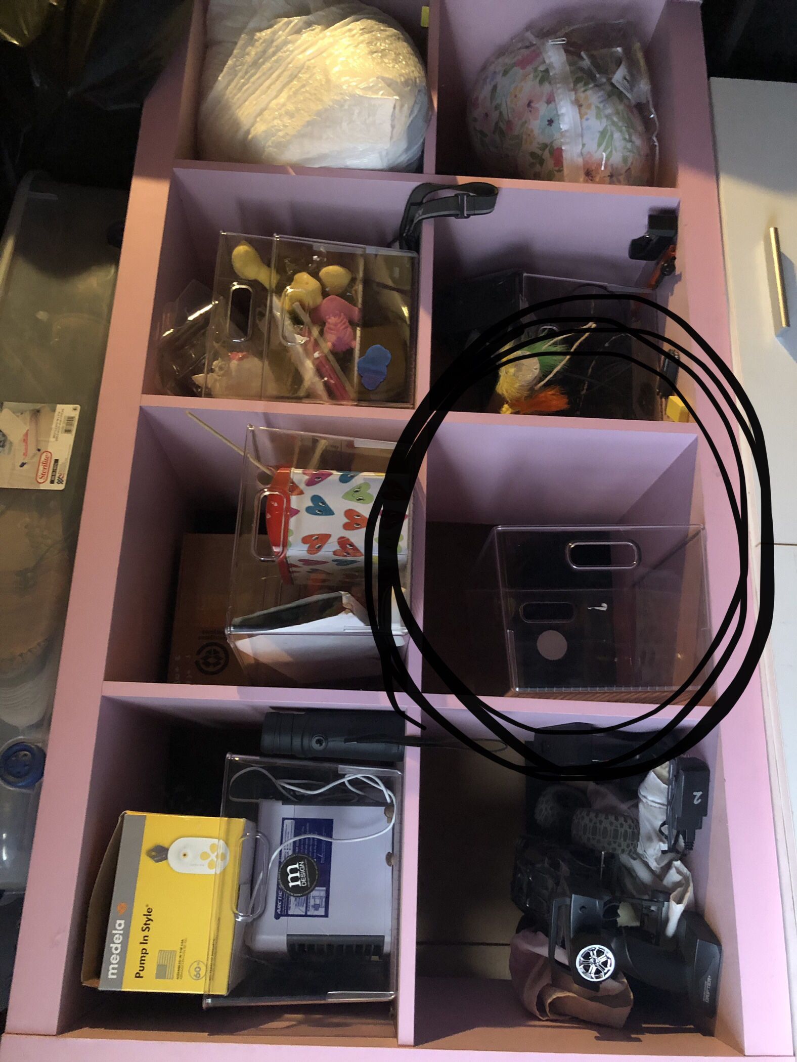 Dresser And 8 Cube Organizer 