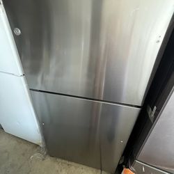 Refrigerator GE Top Freezer 30” Wide In Stainless Steel 
