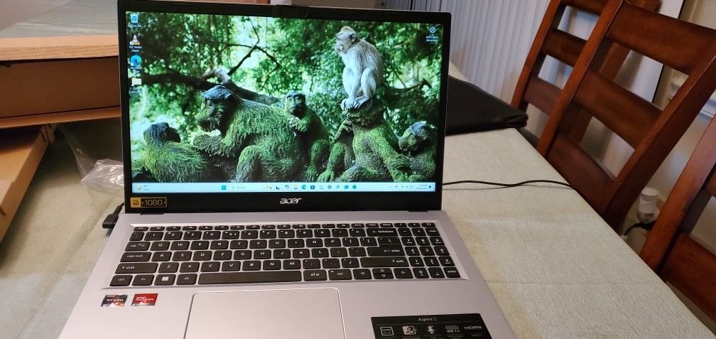 Accer Aspire 3 Laptop, Silver. Full HD 1080