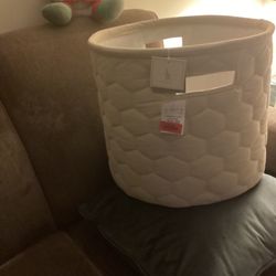 Fabric Basket light tan./beige.