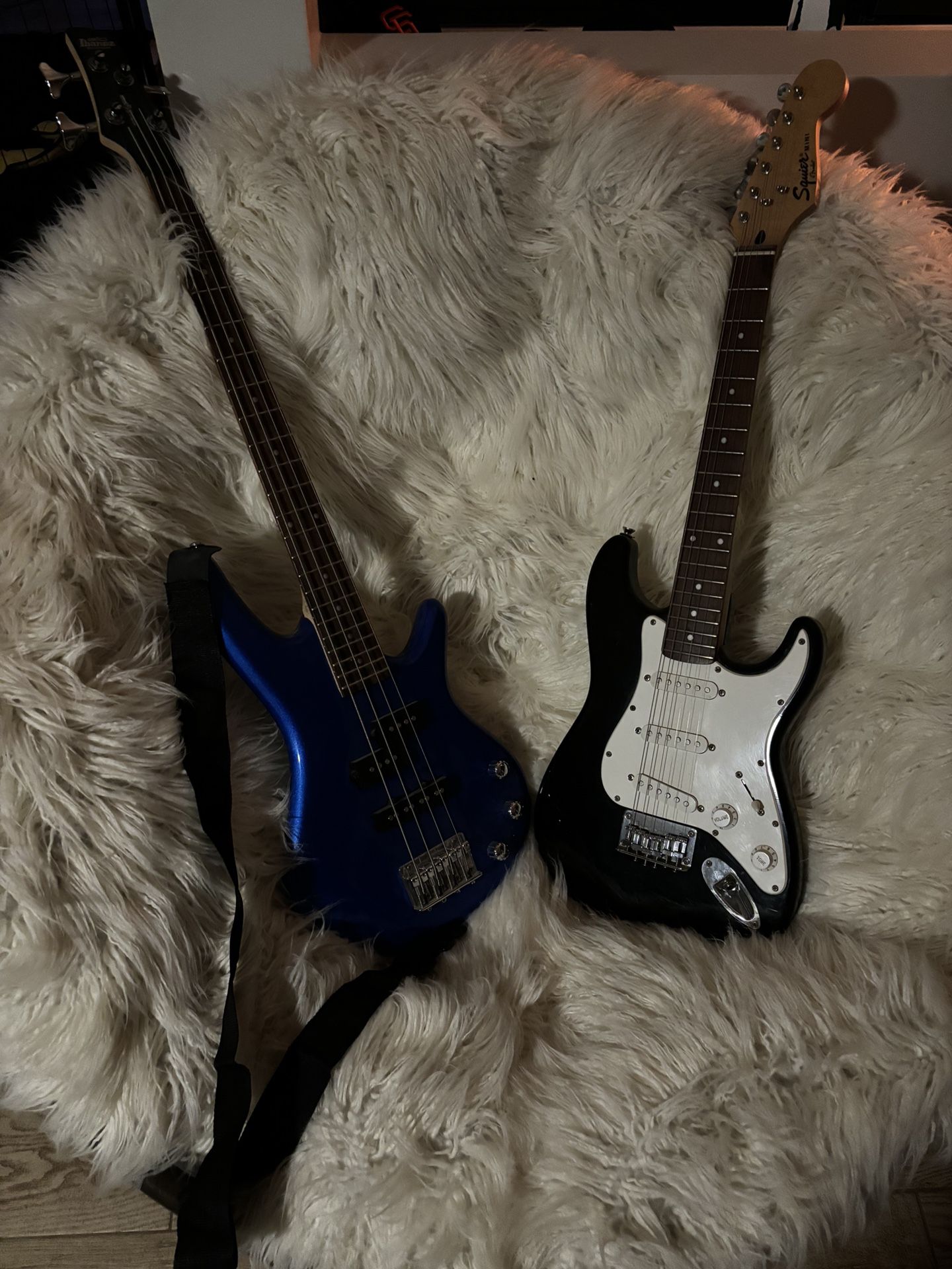 Fender Guitar Ibanez Bass 3/4 Size 