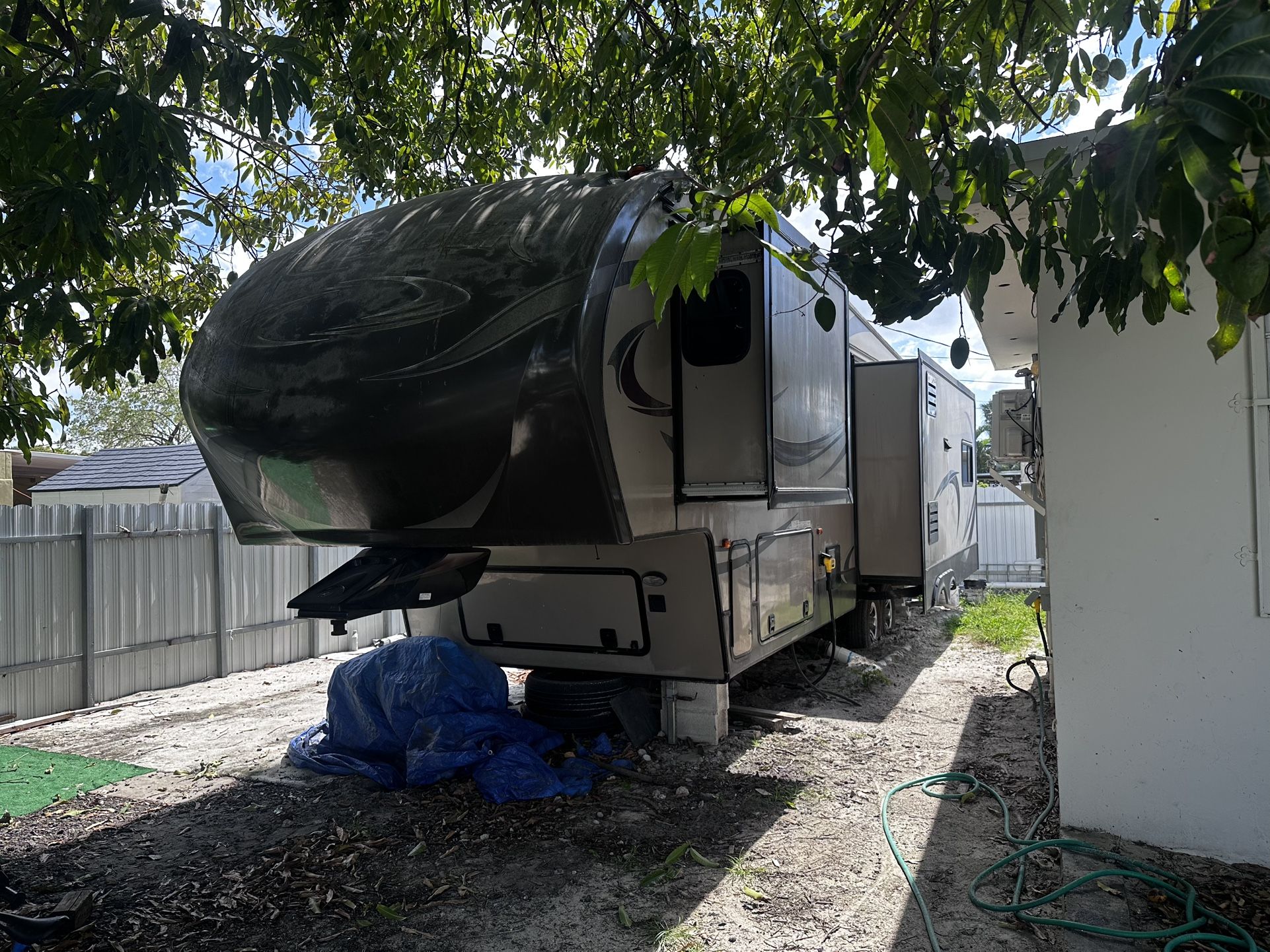 2015 CRUSADER 5th Wheel