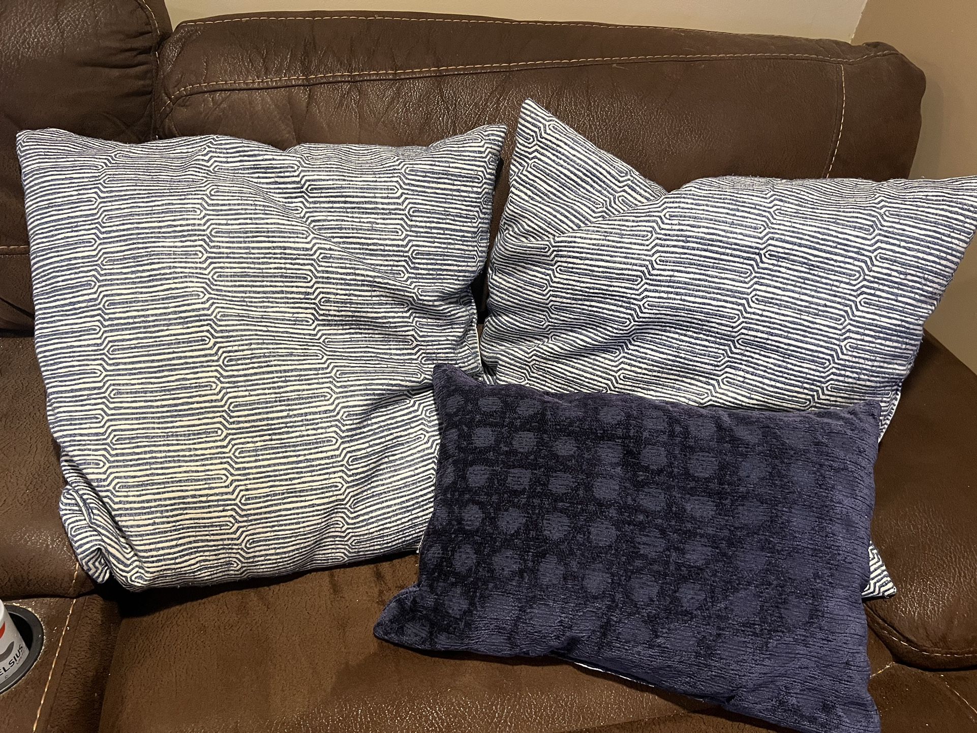 Set Of 3 couch Or Throw Pillows