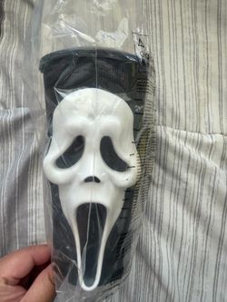 Scream cup and bucket