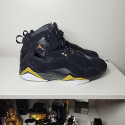 Jordan True Flight Black Metallic Gold Sz 11.5