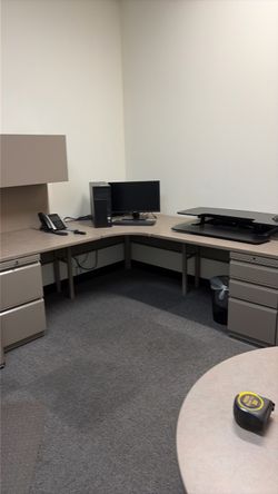 Cubicle desk