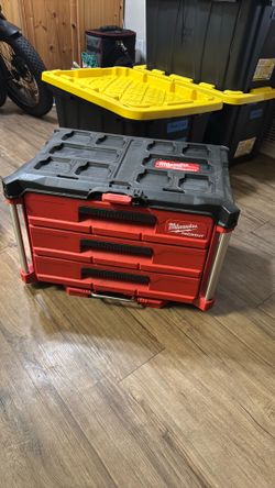 Milwaukee packout