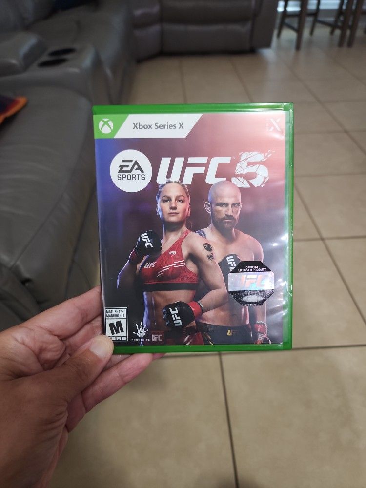 UFC 5 XBOX SERIES X 