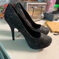 Black Sparkly High Heel Shoes - Size 8