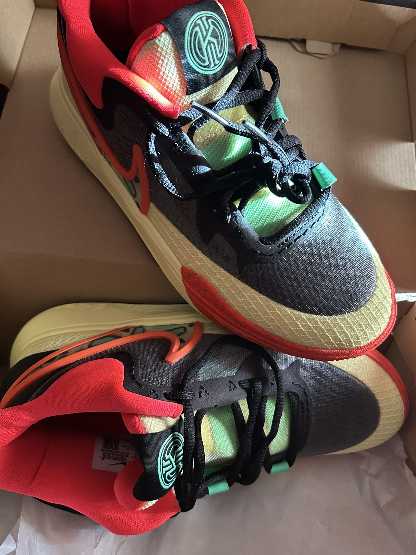Nike Kyrie 8 Go - Size 6y $35