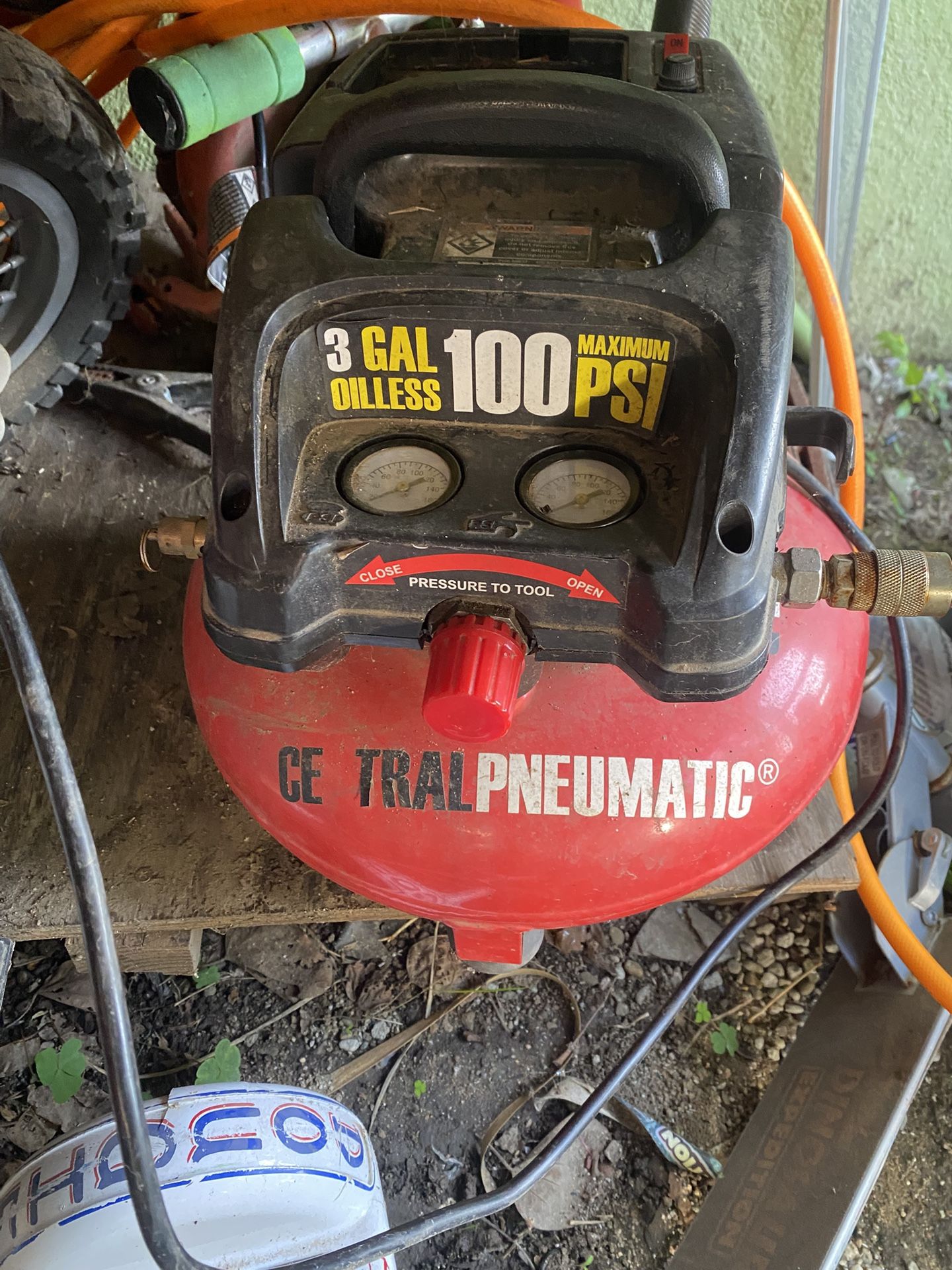 Central Pneumatic Air Compressor 