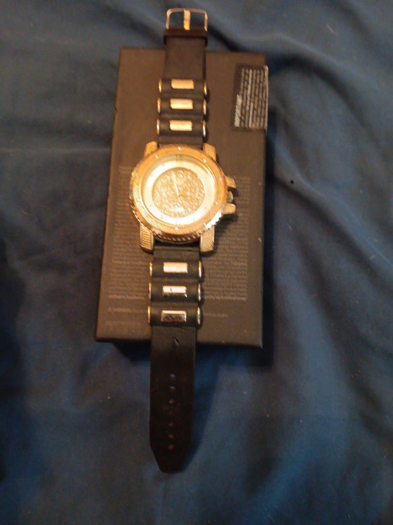 Techno Pave watch no. 7758. Needs Fresh Battery.  Stainless steel , Quartz watch.