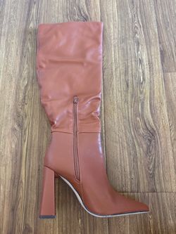 Women leather boots size 5.5