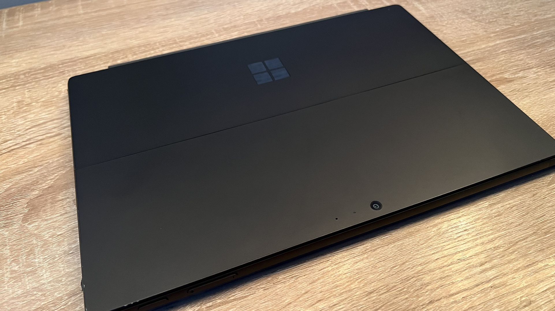 💻 Microsoft Surface Pro 6 + Keyboard + Charger – Great Condition! 💻