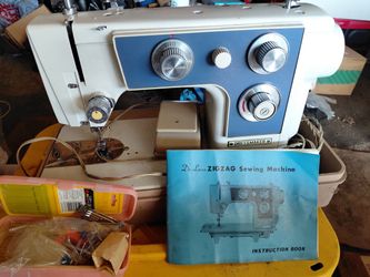 Dressmaker De Luxe Zigzag Sewing Machine