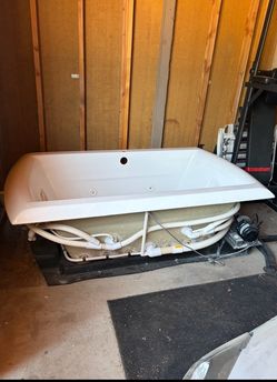 Jacuzzi tub