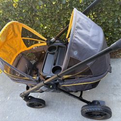 Like New Evenflo  pivot explore  all terrain  wagon  hardly used  $180  firm cash only  Palmdale 