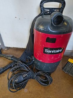 SANITAIRE BACKPACK VACUUM CLEANER