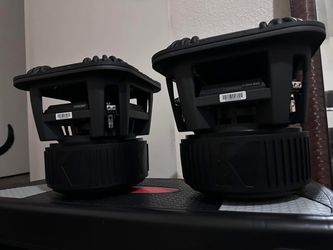 BRAND NEW 2 POWERFUL KICKER SOLO X 10” SHBWOOFERS