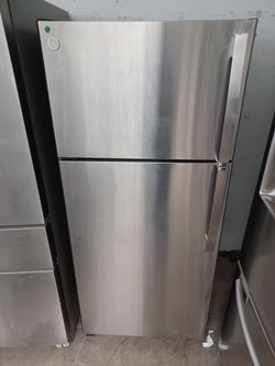 GE 30 INCH STAINLESS STEEL TOP FREEZER REFRIGERATOR