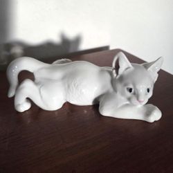 White Rosenthal Porcelain Cat Figurine by Theodor Karner Vintage Bavaria Germany