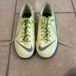 Nike Mercurial Indoor Size 6