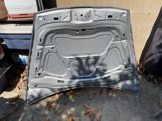 2008 Porsche Cayenne hood silver, with minor damage