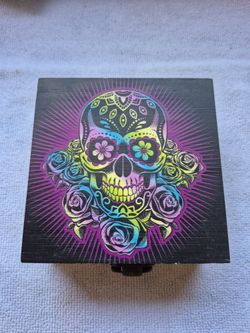 Skull Box And Lanyard 
