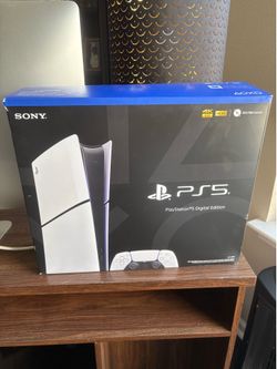 PlayStation 5 (PS5 digital 1 tb version) brand new