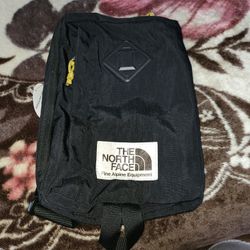 THE NORTH FACE Berkeley Field Bag TNF Black/Mineral Tnf Gold New With Tags